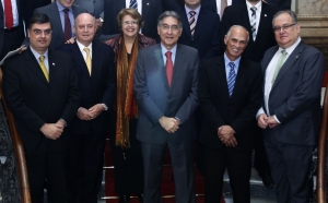 Deputado estadual Lafayette Andrada (PSDB), deputado estadual Braulio Braz (PTB), deputada federal Margarida Salomão (PT), governador Fernando Pimentel (PT), vice-governador Antônio Andrade (PMDB) e deputado estadual Roberto Andrade (PTN)